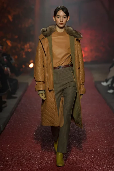 Look 44